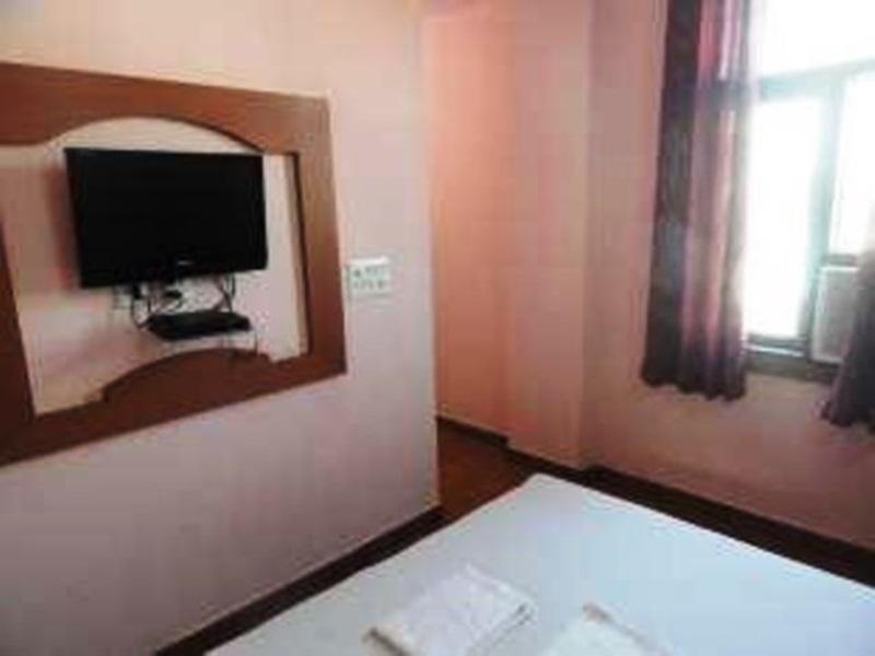 Hotel S B Inn New Delhi Exterior photo