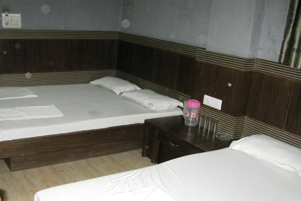 Hotel S B Inn New Delhi Room photo